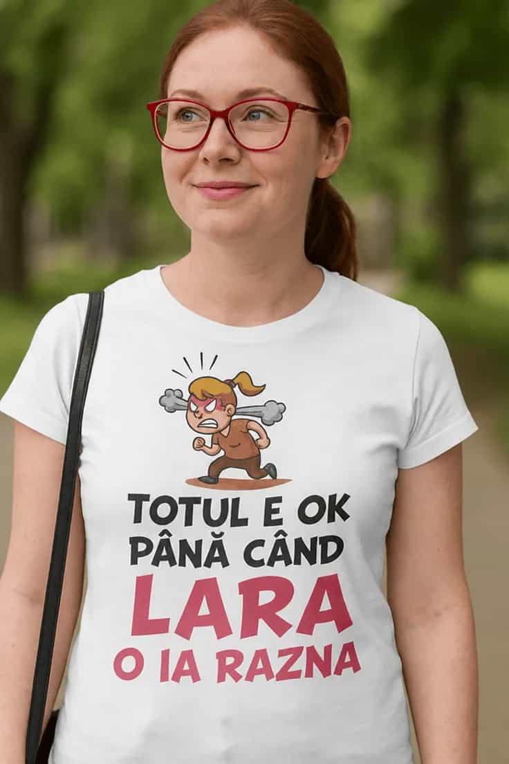 Tricou amuzant Totul e ok cu nume la alegere