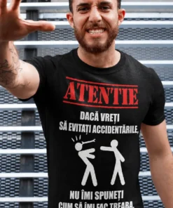 Tricou amuzant Evită accidentările cu mesaj imprimat pentru cadou haios