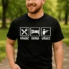Tricou amuzant Mănâncă doarme vânează cu mesajul MĂNÂNC DORM VÂNEZ