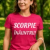 Tricou amuzant Scorpie înăuntru cu mesajul SCORPIE ÎNĂUNTRU! imprimat frontal