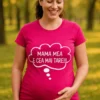 Tricou de gravidă Mama mea e tare cu mesaj amuzant pentru viitoare mămici