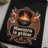Tricou cu mesajul Maestru la grătar, design vintage BBQ cu grătar, flăcări, ustensile încrucișate și efect distressed